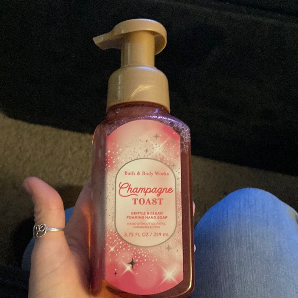 🤑🤑🤑🤑3 for 20$🤑🤑🤑🤑 Bath & Body Works Champagne Toast Hand Soap